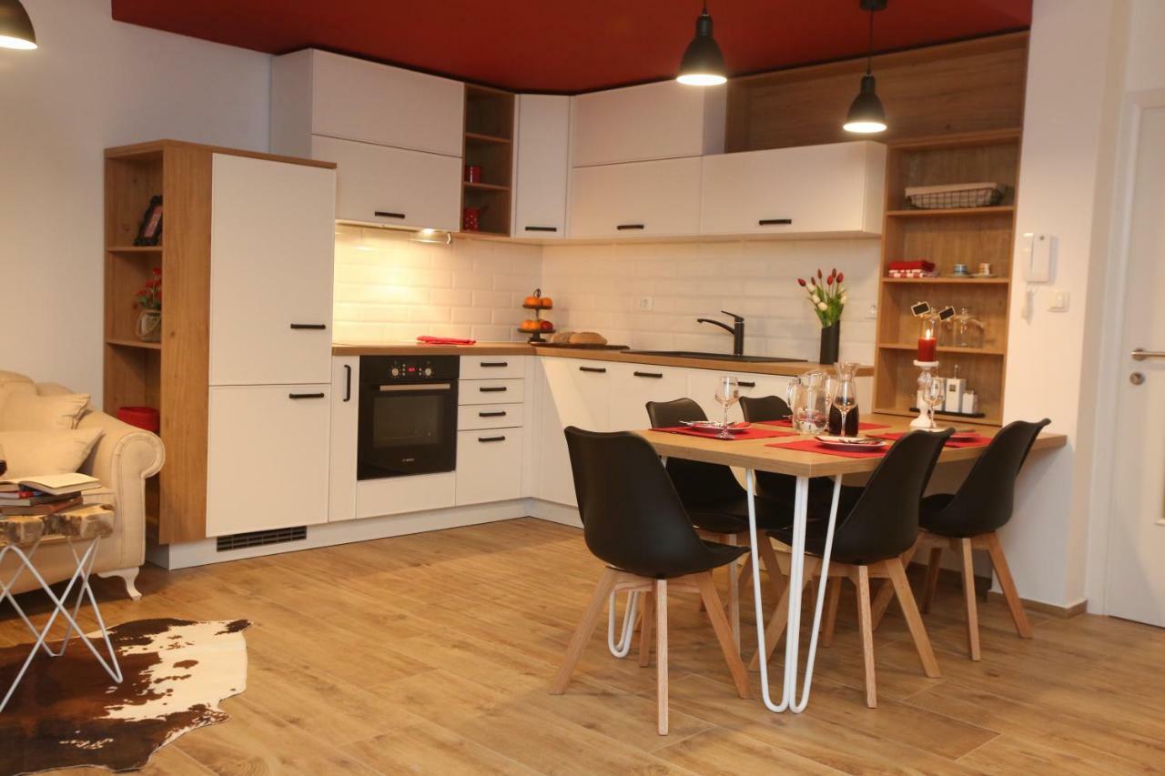 Апартаменты Apartman Delux Brkic Лозовац Экстерьер фото